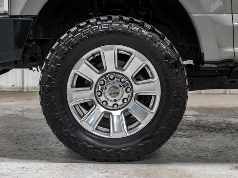 Used 2019 Ford F250 Platinum w/ Platinum Ultimate Package AWD/4WD image 63