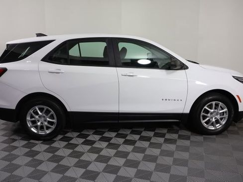 Used 2022 Chevrolet Equinox LS AWD/4WD image 9