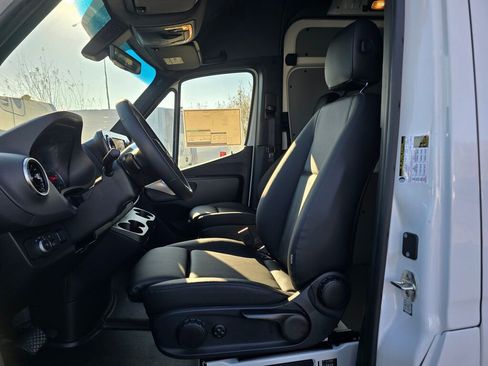 New 2025 Mercedes-Benz Sprinter 2500 image 17
