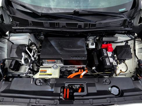Used 2022 Nissan Leaf SV image 23