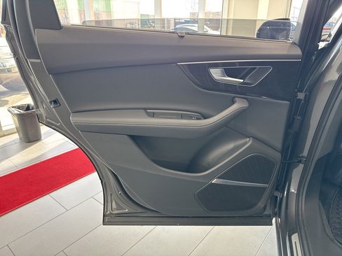 Used 2025 Audi Q7 3.0T Premium Plus image 41