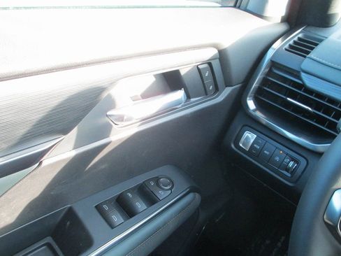 New 2026 GMC Acadia AT4 w/ Luxury Package image 17