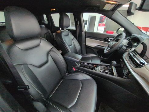 Used 2025 Jeep Compass Limited AWD/4WD image 27