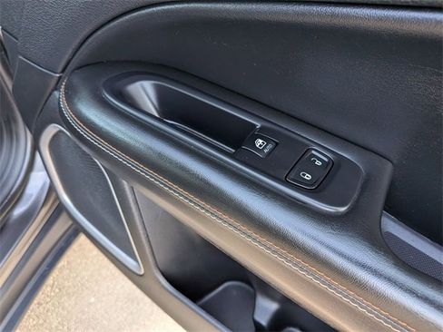 Used 2019 Jeep Compass Latitude w/ Cold Weather Group image 32