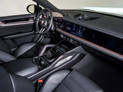 New 2026 Porsche Cayenne GTS image 14