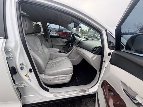 Used 2009 Toyota Venza AWD image 9