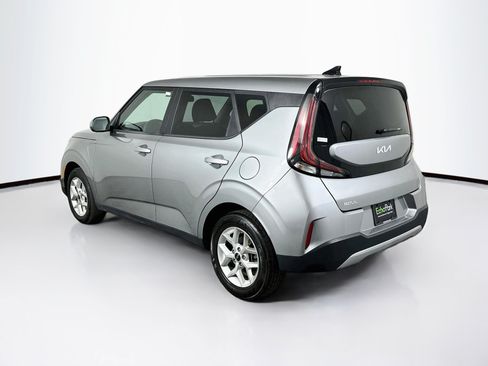 Used 2025 Kia Soul LX w/ LX Technology Package FWD image 5