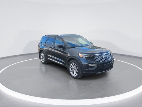 Used 2022 Ford Explorer Platinum w/ Equipment Group 601A RWD image 2