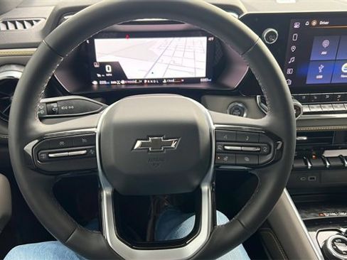 Used 2025 Chevrolet Colorado ZR2 w/ Technology Package image 25