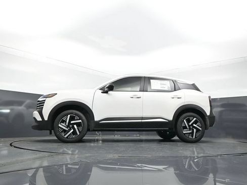 New 2026 Nissan Kicks SV w/ SV Premium Package AWD/4WD image 25