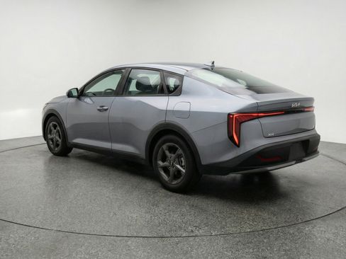 Used 2025 Kia K4 LXS image 6