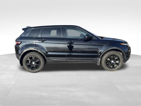 Used 2019 Land Rover Range Rover Evoque SE Premium image 6