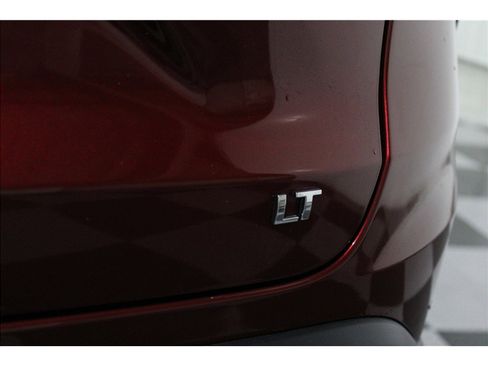 Used 2025 Chevrolet Trax LT w/ LT Convenience Package image 19