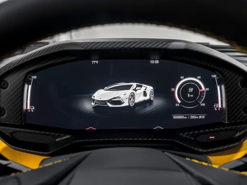 Used 2024 Lamborghini Revuelto image 13