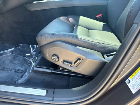 Used 2023 Volvo XC60 B5 Plus AWD/4WD image 24