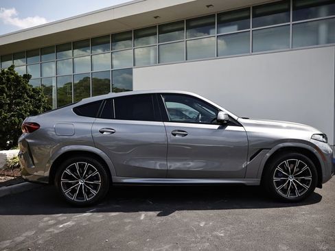 Certified 2025 BMW X6 xDrive40i w/ Premium Package AWD/4WD image 4