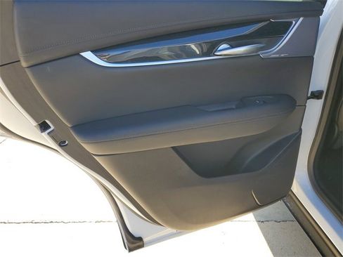 Used 2025 Cadillac XT5 Premium Luxury image 31
