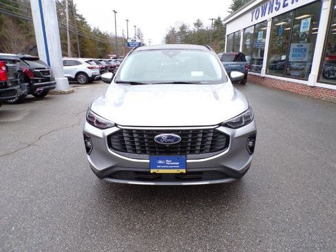 Certified 2023 Ford Escape Platinum w/ Premium Technology Package image 2