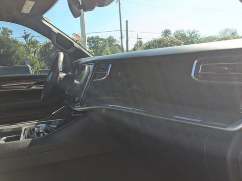 Used 2022 Jeep Wagoneer Series III w/ Rear Seat Video Group 1 AWD/4WD image 36
