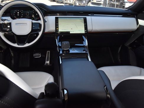 Used 2024 Land Rover Range Rover Sport Dynamic SE image 16