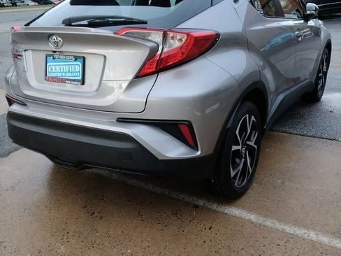Used 2019 Toyota C-HR XLE image 4