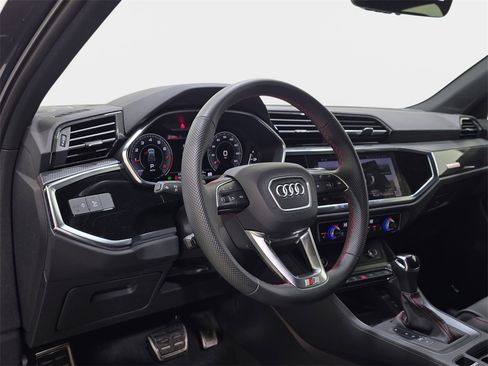 Certified 2025 Audi Q3 2.0T Premium Plus w/ Premium Plus Package image 19