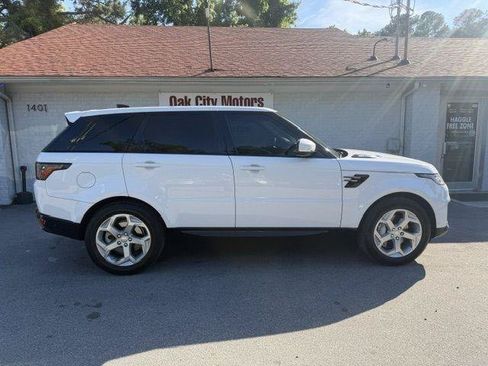 Used 2018 Land Rover Range Rover Sport HSE AWD/4WD image 4