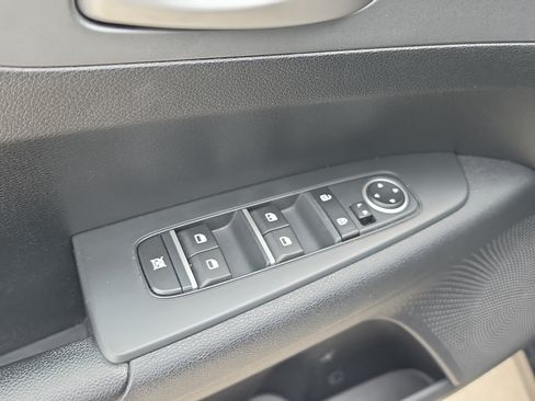 Used 2019 Kia Forte LXS FWD image 19