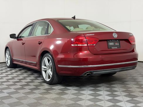 Used 2015 Volkswagen Passat TDI SEL Premium FWD image 3