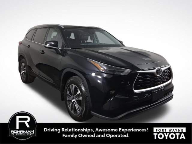 Used 2022 Toyota Highlander XLE AWD/4WD image 4