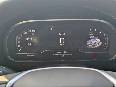 Used 2023 GMC Yukon SLT w/ SLT Luxury Package image 35