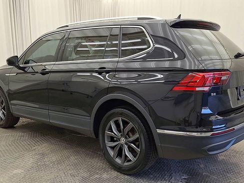 Used 2022 Volkswagen Tiguan SE image 9