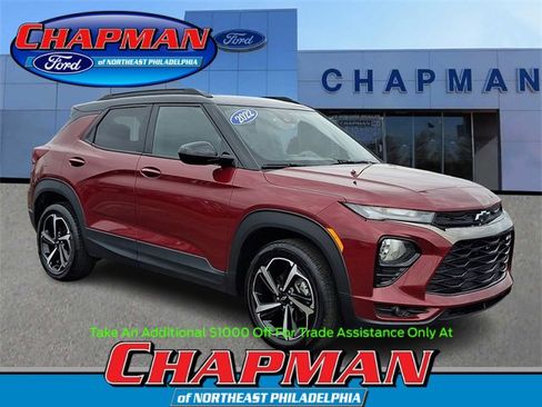 Used 2022 Chevrolet TrailBlazer RS w/ Sun and Liftgate Package image 1