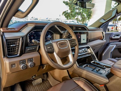 Used 2024 GMC Sierra 2500 Denali w/ Denali Reserve Package image 18