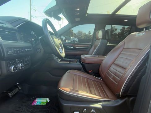 Used 2023 GMC Yukon Denali Ultimate AWD/4WD image 7