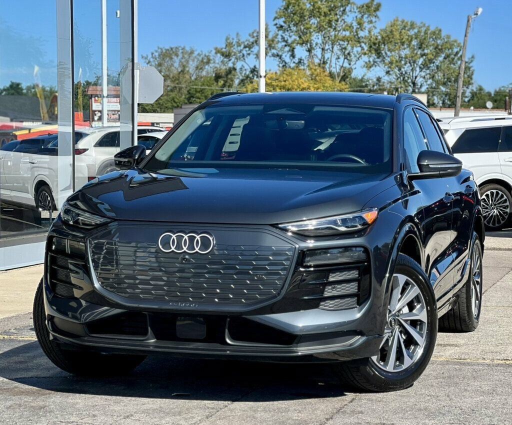Used 2025 Audi Q6 e-tron Premium w/ Convenience Package AWD/4WD image 28