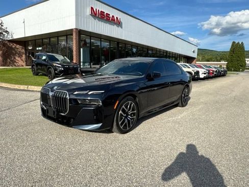 Used 2025 BMW 740i xDrive AWD/4WD image 1