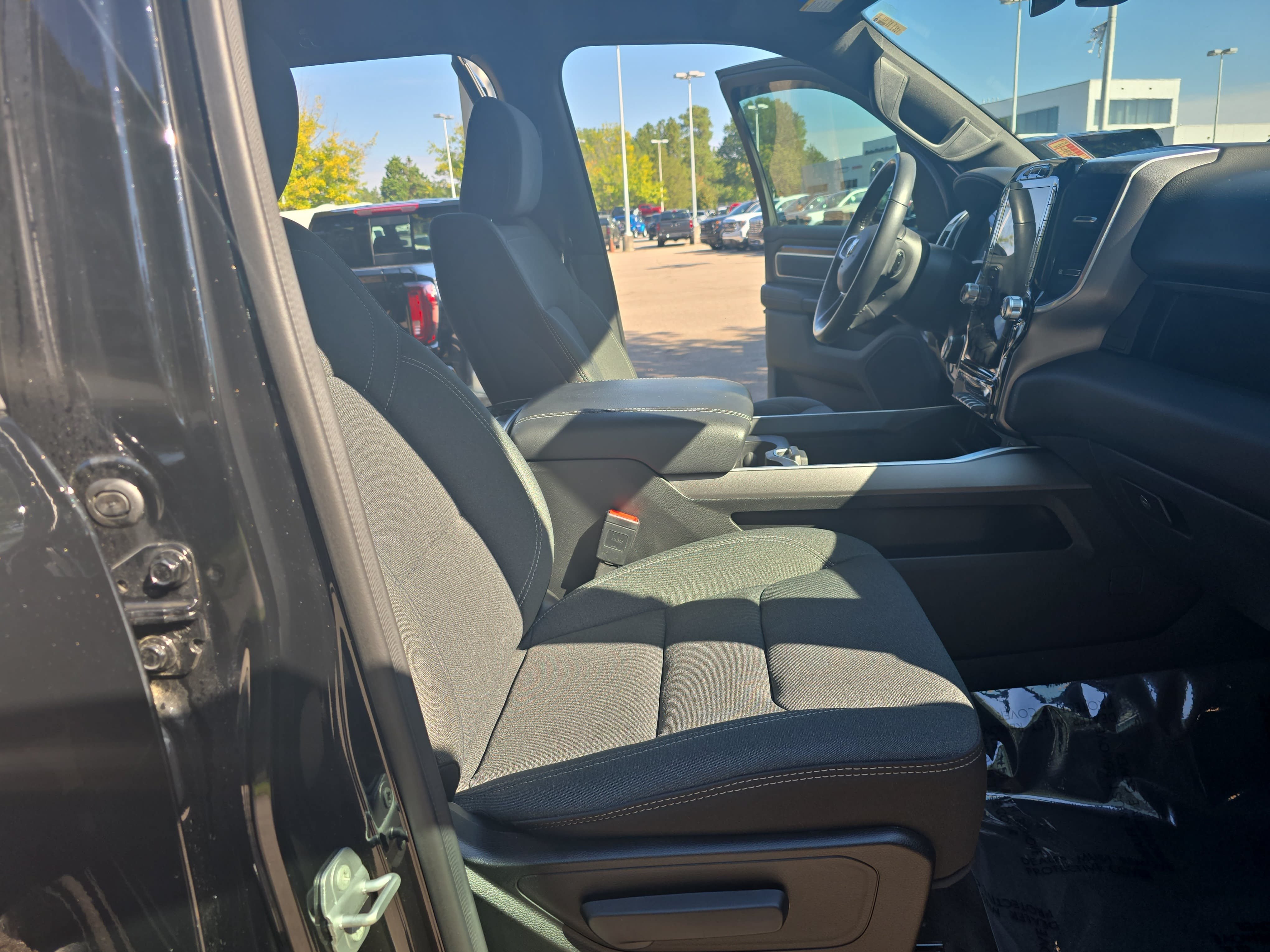 Used 2023 RAM 1500 Big Horn AWD/4WD image 10