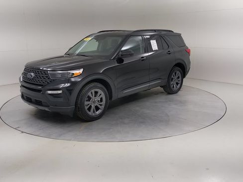 Certified 2024 Ford Explorer XLT w/ Equipment Group 202A AWD/4WD image 21