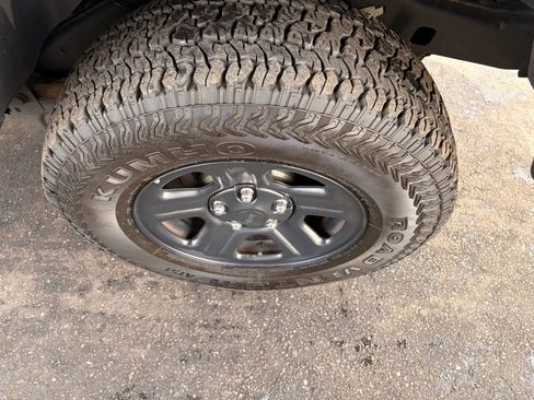 Used 2016 Jeep Wrangler Unlimited Sport w/ Connectivity Group image 38