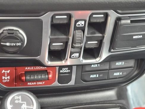 New 2026 Jeep Gladiator Sport AWD/4WD image 26