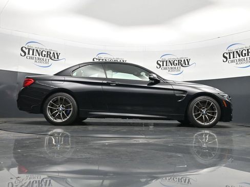 Used 2018 BMW M4 Convertible image 24