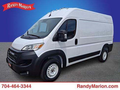 Used 2024 RAM ProMaster 2500 w/ Safety Group FWD image 1