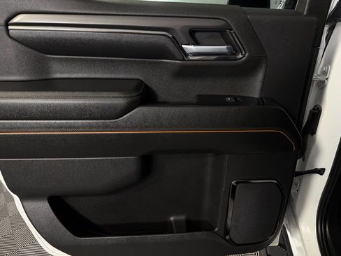 Used 2024 GMC Sierra 1500 AT4 w/ Technology Package image 29