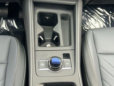 New 2026 Volkswagen Tiguan SE AWD/4WD image 18