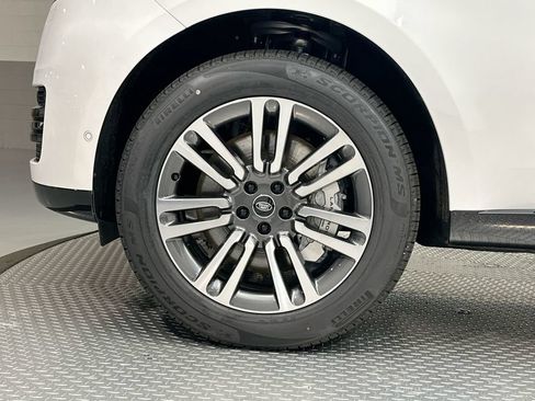 Certified 2025 Land Rover Range Rover Long Wheelbase SE AWD/4WD image 5