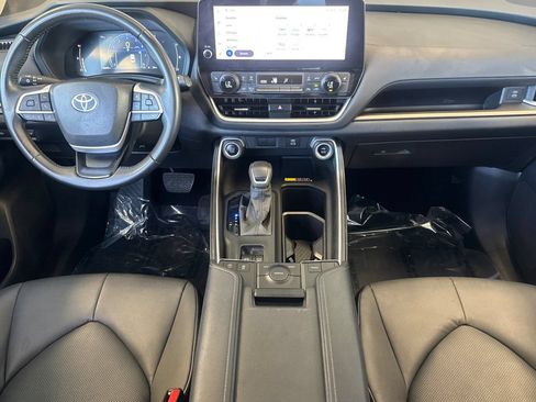 Used 2025 Toyota Grand Highlander FWD image 14