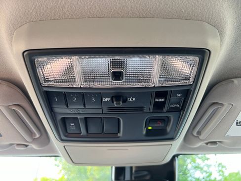 Used 2021 Toyota 4Runner Limited image 30