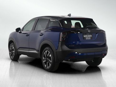 Used 2025 Nissan Kicks SV image 3