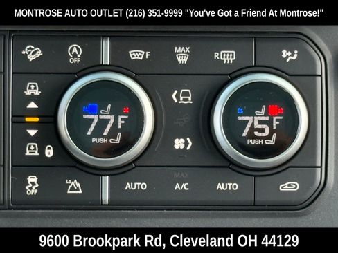 New 2026 Land Rover Defender 130 X-Dynamic SE image 29